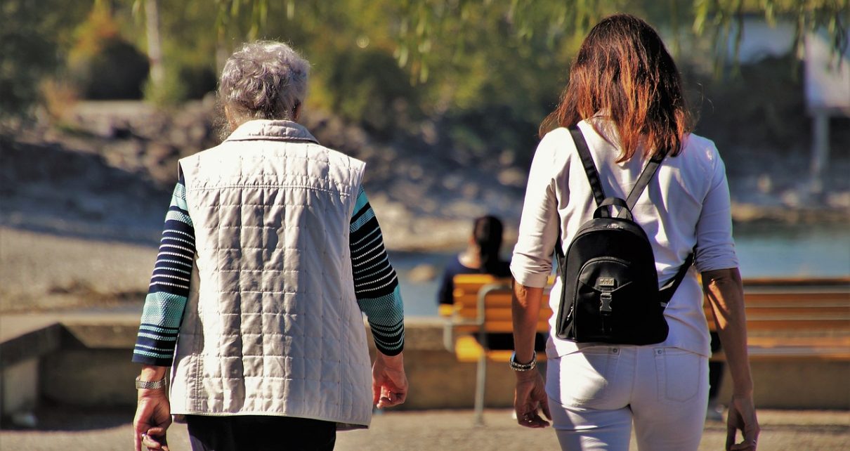 Jak zostać opiekunką osób starszych w Niemczech z podstawowym niemieckim?