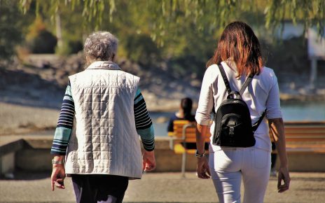 Jak zostać opiekunką osób starszych w Niemczech z podstawowym niemieckim?